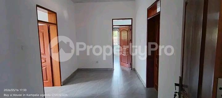5 bedroom Bungalow Apartment for sale Gayaza road  Gayaza Wakiso Central - 4