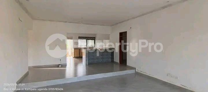 5 bedroom Bungalow Apartment for sale Gayaza road  Gayaza Wakiso Central - 6