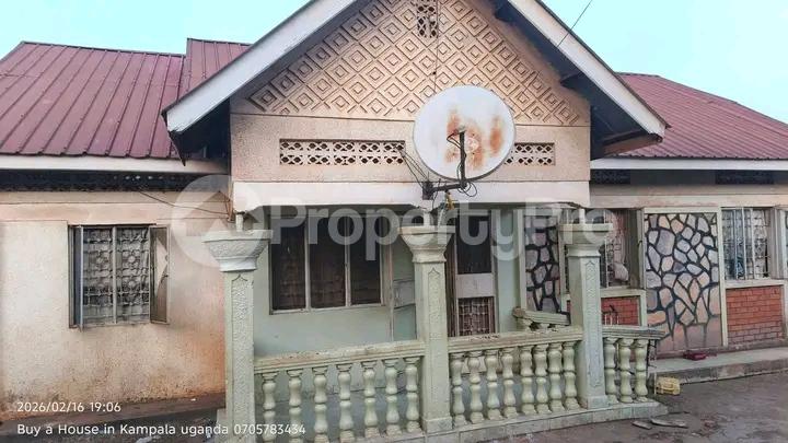 4 bedroom Bungalow Apartment for sale Naalya road  Kampala Central Kampala Central - 1