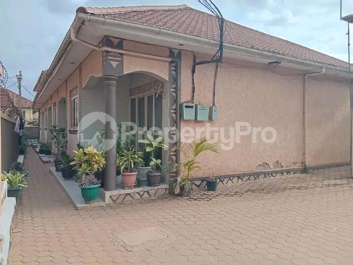 1 bedroom mini flat  Apartment Block Apartment for sale Kyaliwajjala road  Kampala Central Kampala Central - 3