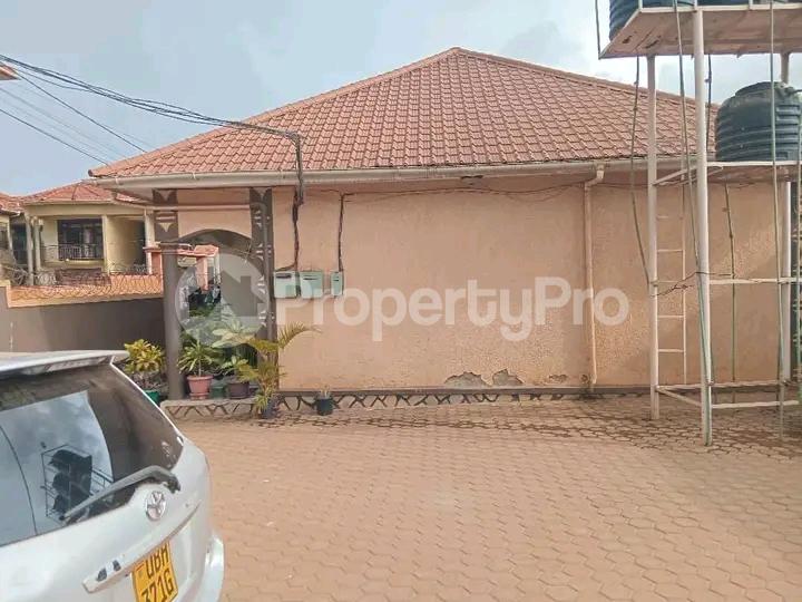 1 bedroom mini flat  Apartment Block Apartment for sale Kyaliwajjala road  Kampala Central Kampala Central - 1