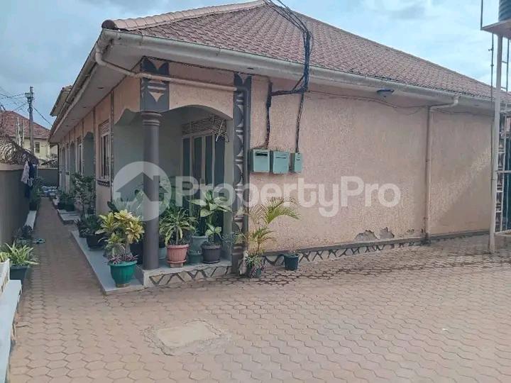 1 bedroom mini flat  Apartment Block Apartment for sale Kyaliwajjala road  Kampala Central Kampala Central - 4
