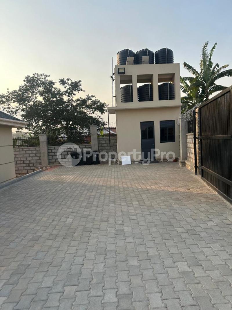 1 bedroom mini flat  Bungalow Apartment for rent Kumunana off gayaza road  Gayaza Wakiso Central - 2