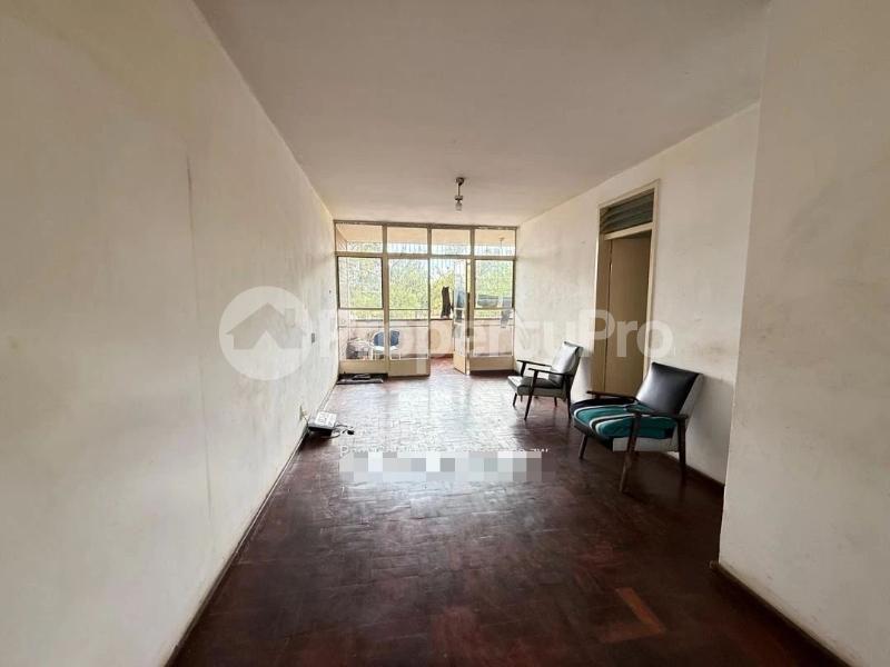 1 bedroom mini flat  Flats & Apartments for sale Cnr 4th & S Parirenyatwa Street Bulawayo  Bulawayo City Centre Bulawayo CBD, Industrial Bulawayo - 2