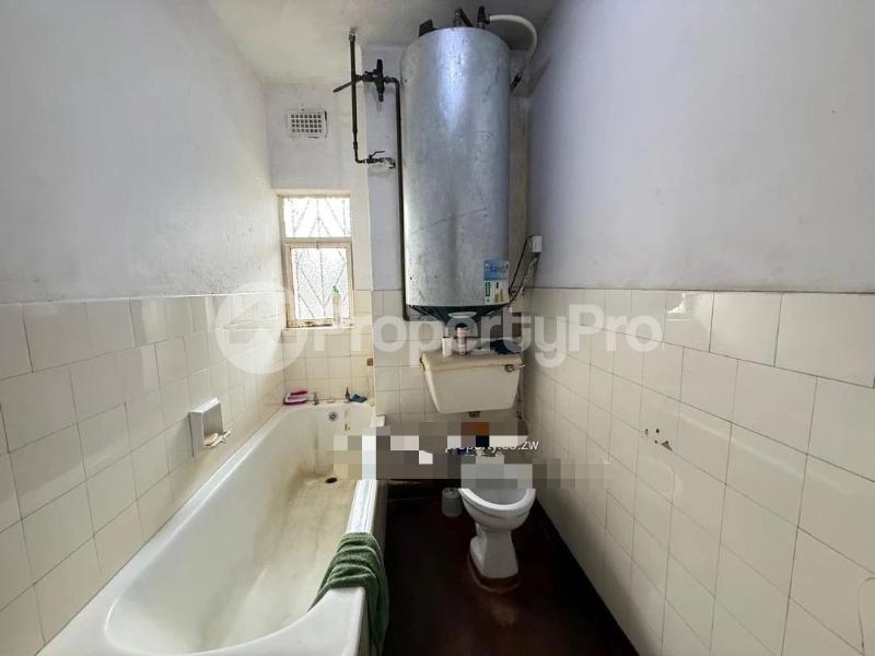 1 bedroom mini flat  Flats & Apartments for sale Cnr 4th & S Parirenyatwa Street Bulawayo  Bulawayo City Centre Bulawayo CBD, Industrial Bulawayo - 0