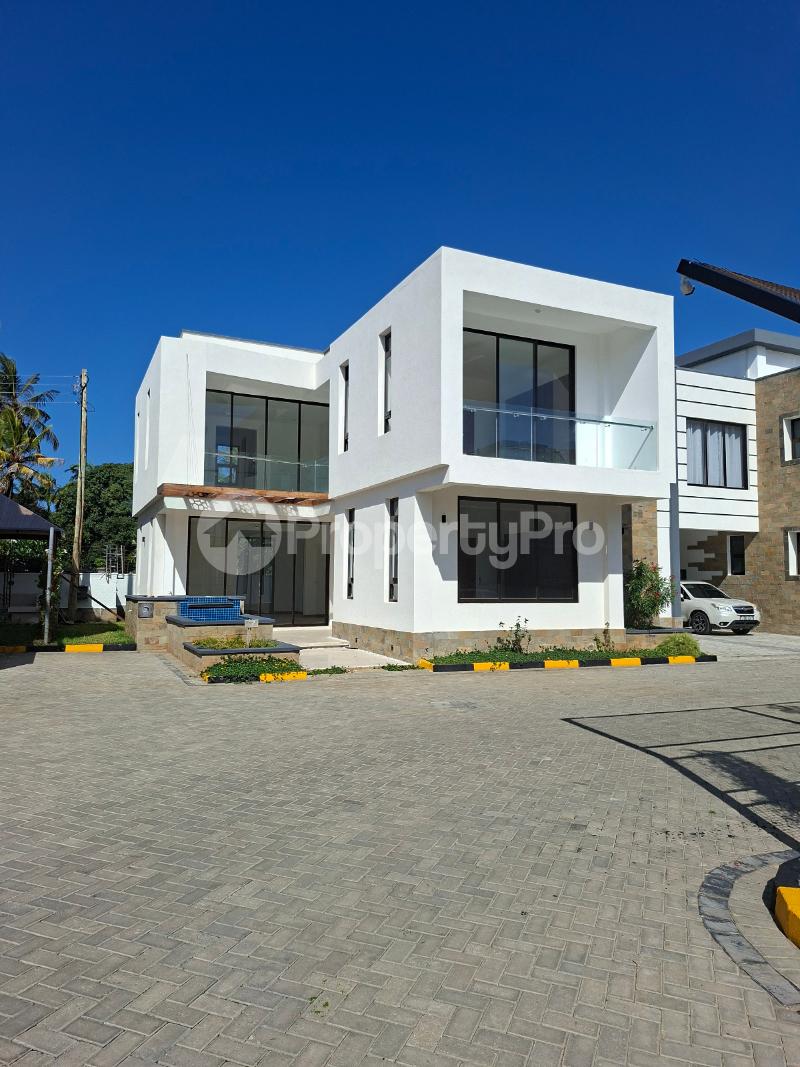 4 bedroom Townhouses Houses for sale Moyne Drive Nyali Area Nyali Mombasa