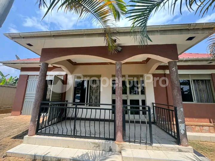 3 bedroom Bungalow Apartment for sale Kira road  Kira Wakiso Central - 0