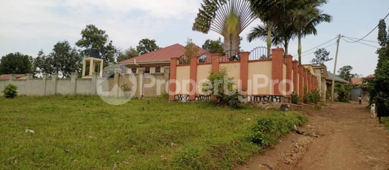 Land for sale Namugongo jogo town  Goma Mukono Central - 5