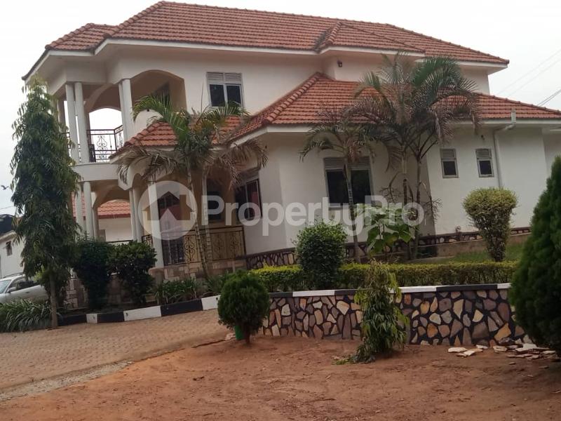 8 bedroom Villa for sale Kamukuzi Mbarara Western - 1