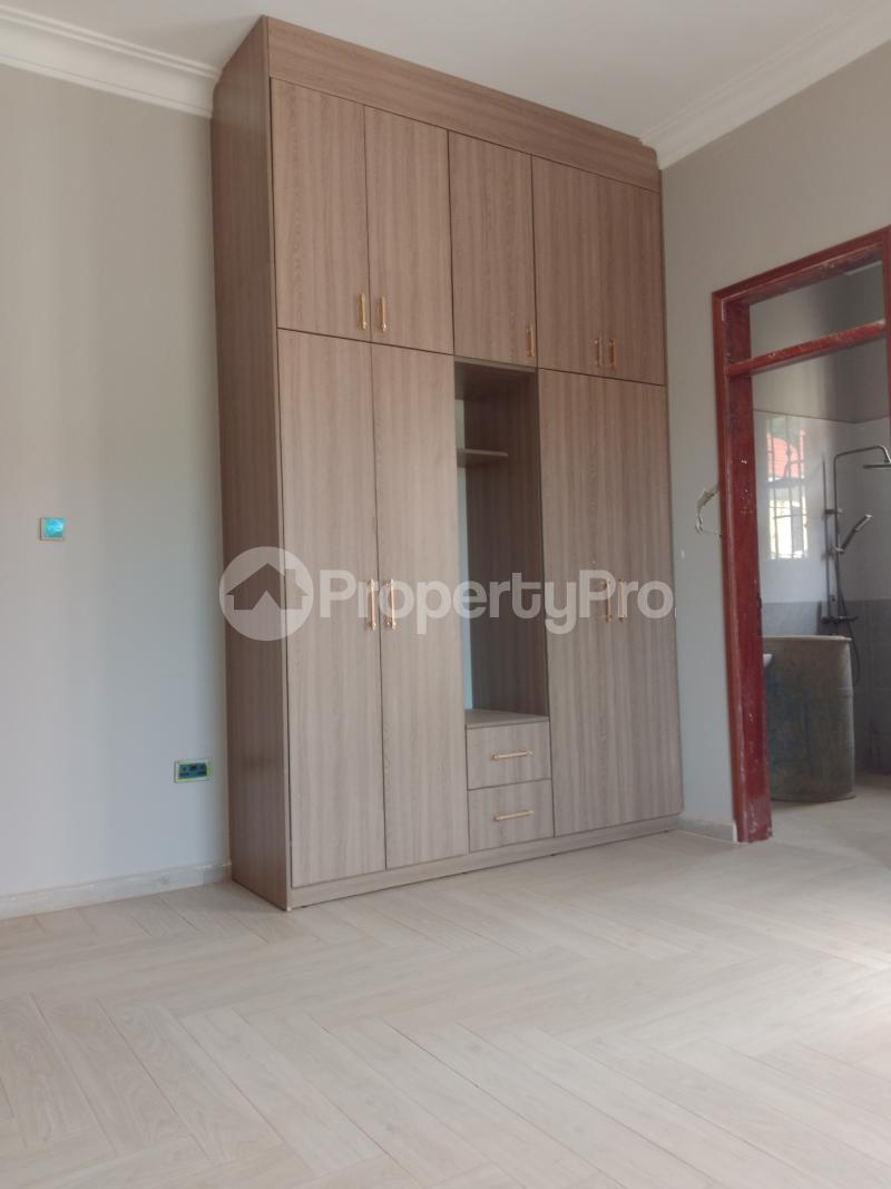 5 bedroom Apartment for sale Najjera off kira road  Kampala Central - 4