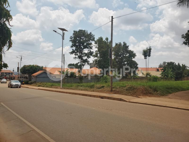 Land for rent Kulambiro mutuba police junction.  Nakawa Kampala Central - 8