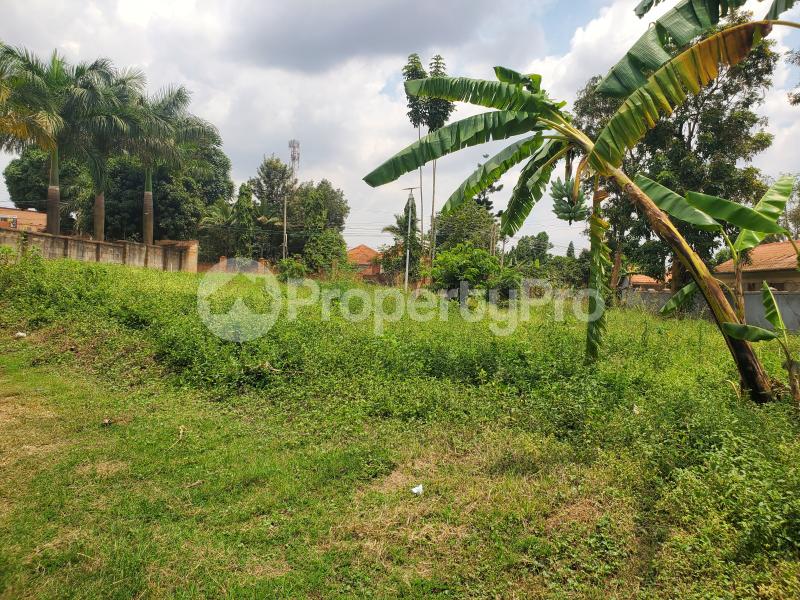Land for rent Kulambiro mutuba police junction.  Nakawa Kampala Central - 2