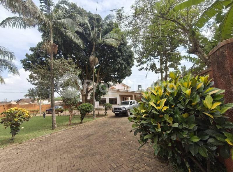 6 bedroom Villa for sale Luzira Luzira Kampala Central - 1