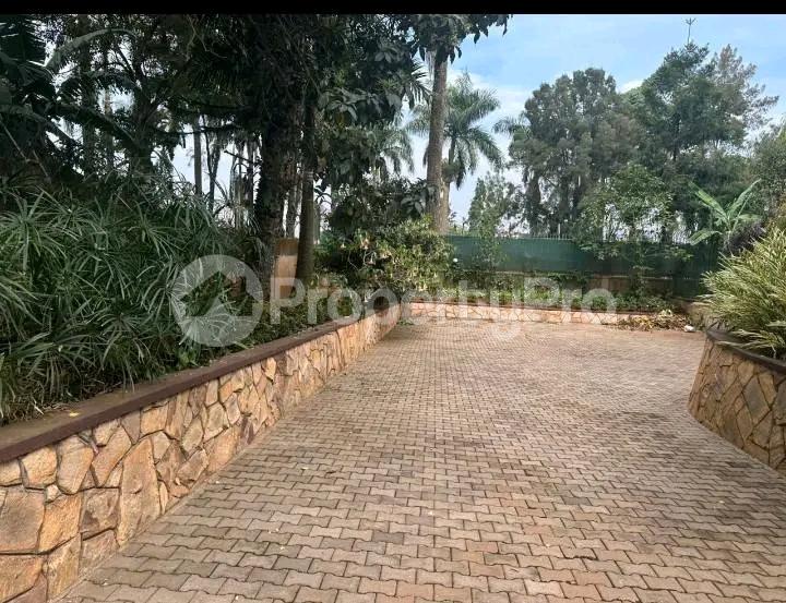 7 bedroom Villa for sale Naguru Nakawa Kampala Central - 1