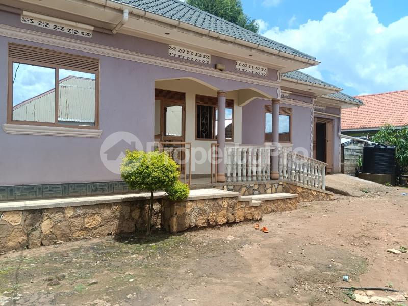 3 bedroom Bungalow Apartment for sale Mukono kayunga road  Mukono Mukono Central - 1