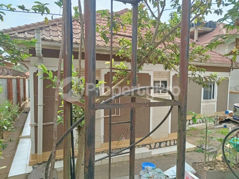 3 bedroom Bungalow Apartment for sale Seeta namugongo  Wakiso Central - 1