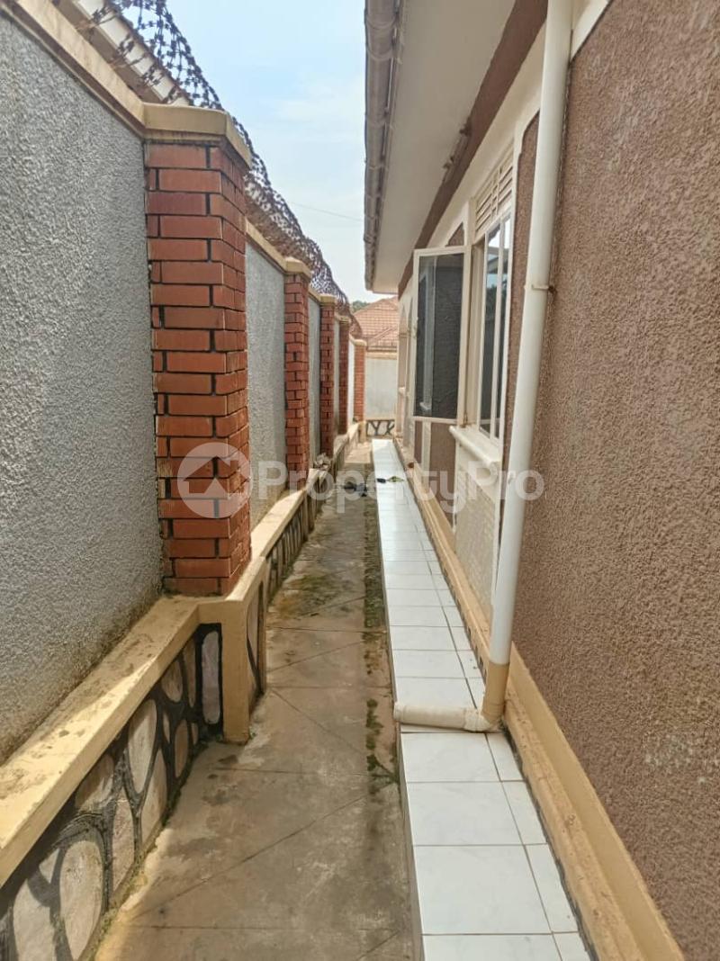 3 bedroom Bungalow Apartment for sale Seeta namugongo  Wakiso Central - 6