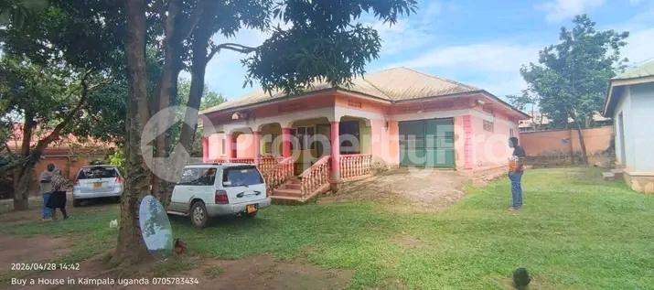 4 bedroom Bungalow Apartment for sale Mbalwa road  Kampala Central Kampala Central - 0