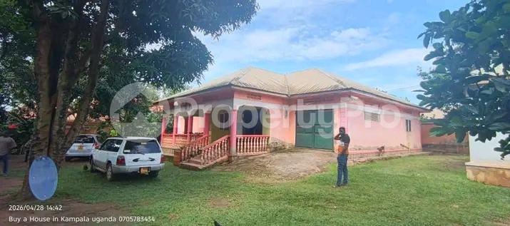 4 bedroom Bungalow Apartment for sale Mbalwa road  Kampala Central Kampala Central - 3