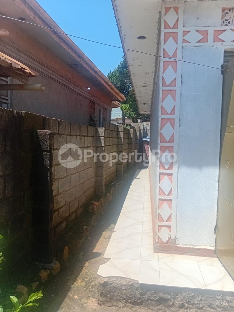 3 bedroom Villa for sale Garuga Entebbe road  Kampala Central Kampala Central - 7