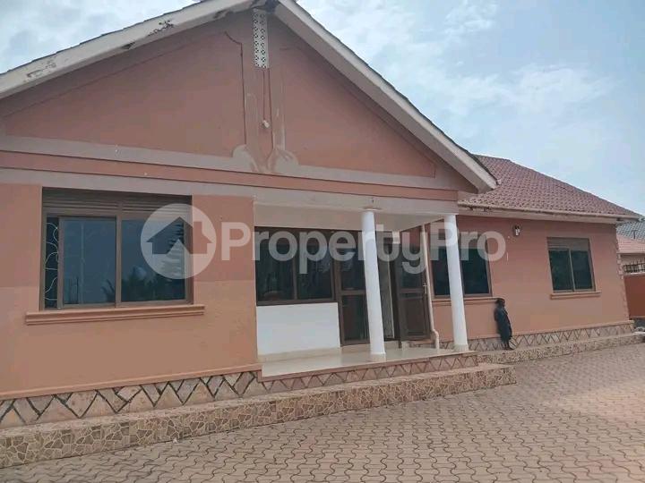 5 bedroom Bungalow Apartment for sale Kisaasi road  Kampala Central Kampala Central - 2