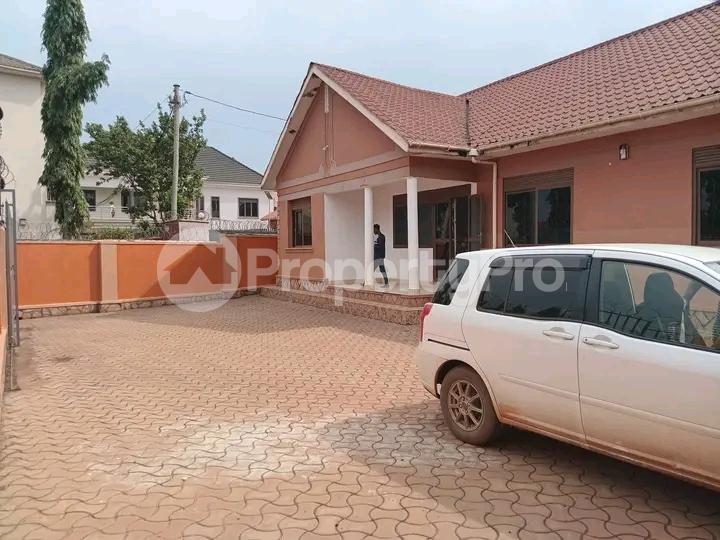 5 bedroom Bungalow Apartment for sale Kisaasi road  Kampala Central Kampala Central - 0