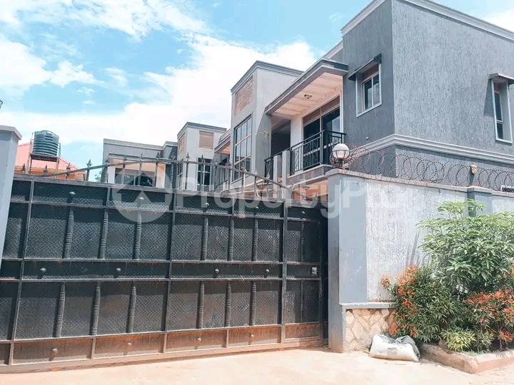 1 bedroom mini flat  Apartment Block Apartment for sale Bweyogerere butto Kampala Central Kampala Central - 1
