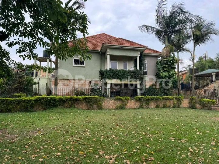 4 bedroom Bungalow Apartment for sale Najjera road  Kampala Central - 1