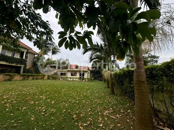 4 bedroom Bungalow Apartment for sale Najjera road  Kampala Central - 0