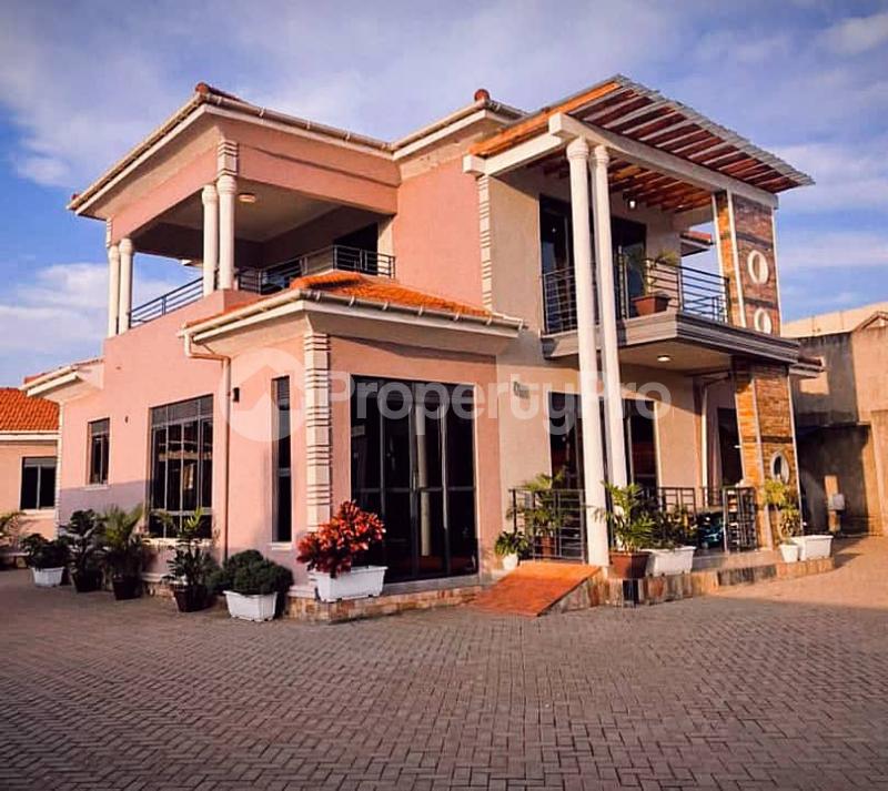 5 bedroom Apartment for sale Kyanja road  Kampala Central Kampala Central - 0