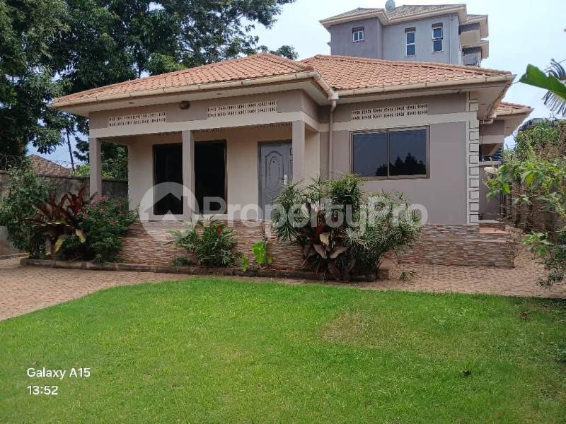 4 bedroom Villa for sale Buwate road  Kira Wakiso Central - 1