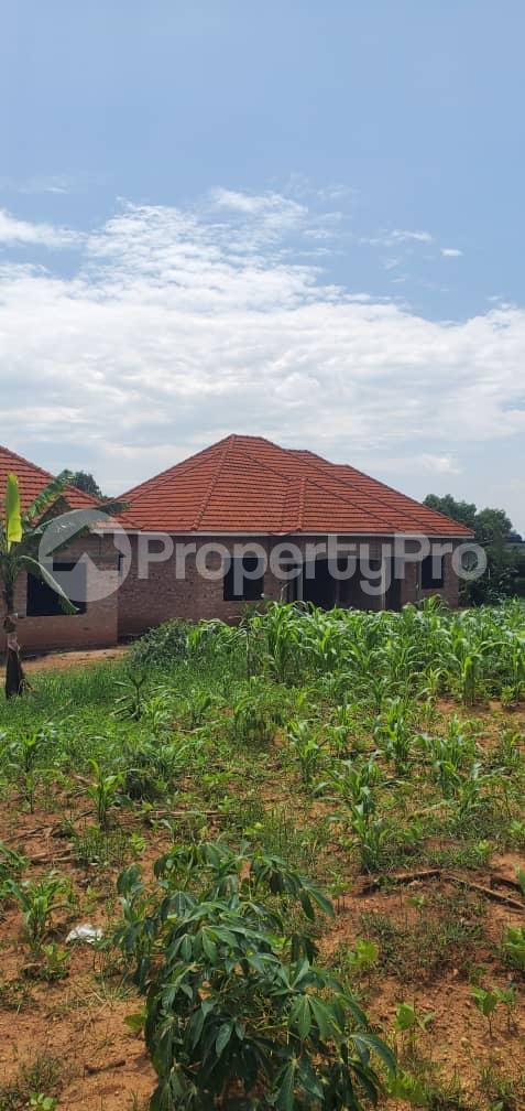 4 bedroom Villa for sale Nakawuka Kasanje Wakiso Central - 1