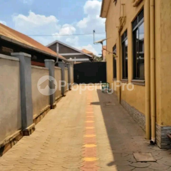 4 bedroom Apartment for sale Naalya  Kampala Central Kampala Central - 0
