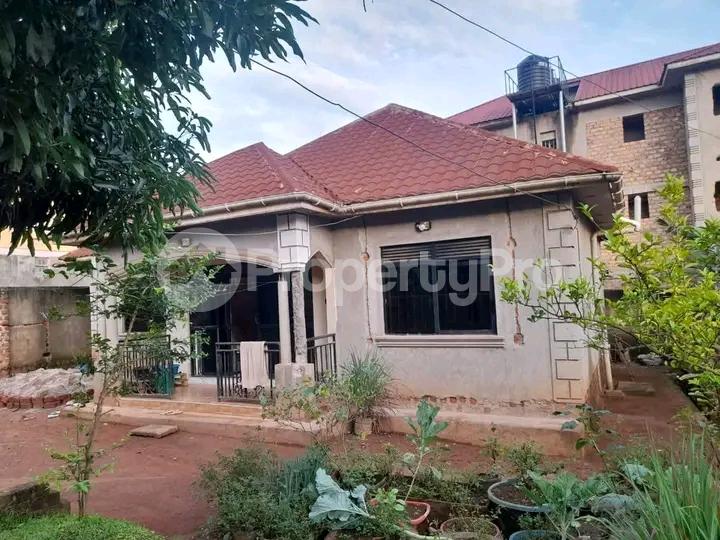 3 bedroom Bungalow Apartment for sale Bweyogerere kiwanga  Kampala Central Kampala Central - 0