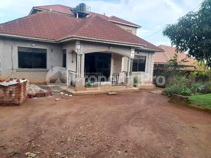 3 bedroom Bungalow Apartment for sale Bweyogerere kiwanga  Kampala Central Kampala Central - 7