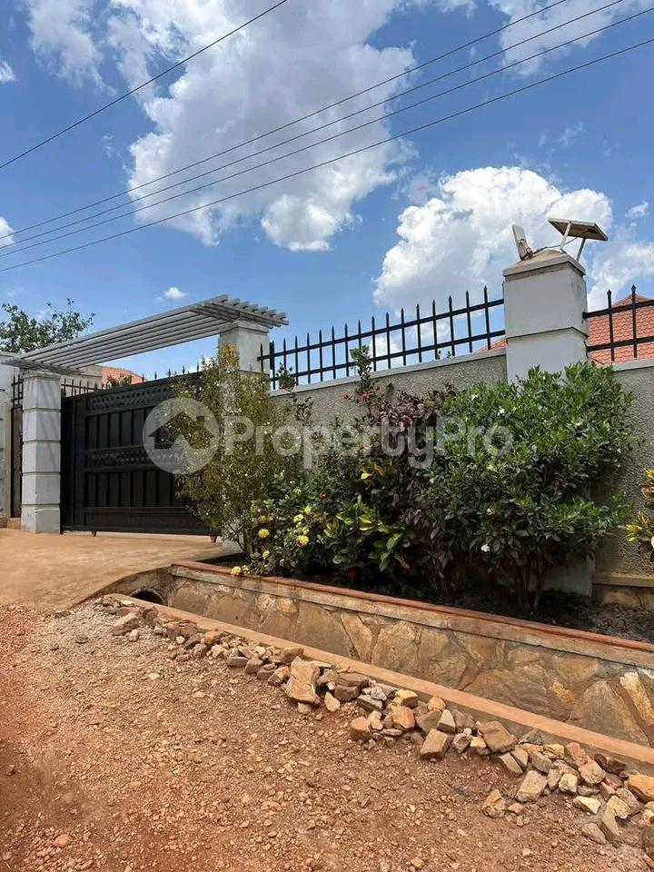 3 bedroom Bungalow Apartment for sale Kira road  Kampala Central Kampala Central - 1
