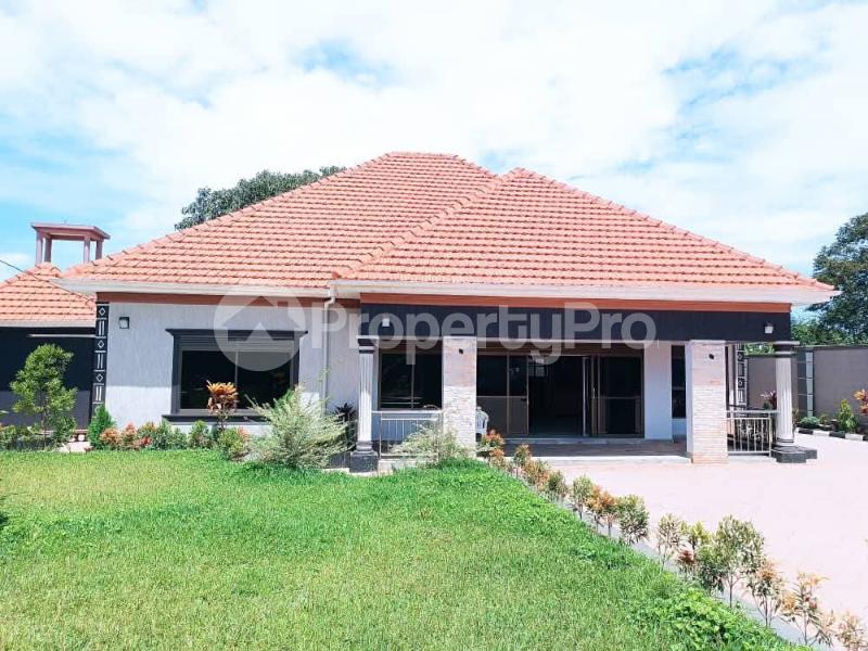 4 bedroom Villa for sale Namugongo road Kira Wakiso Central - 0
