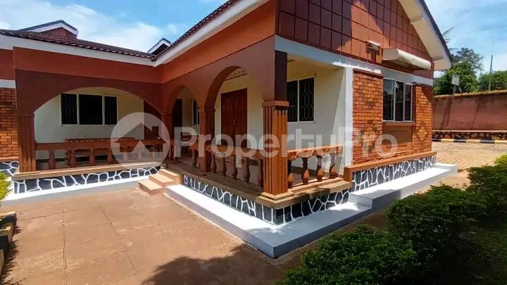 5 bedroom Bungalow Apartment for sale Ntinda road  Kampala Central - 7