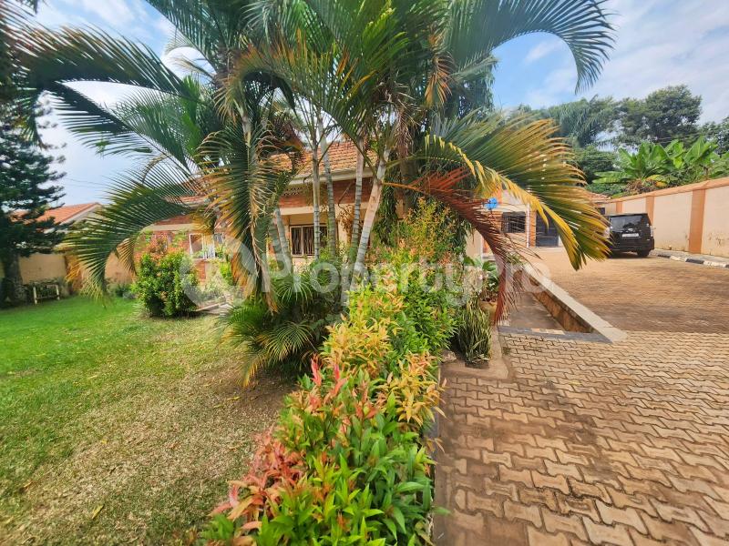 3 bedroom Villa for sale Kutta road Makindye Kampala Central - 1