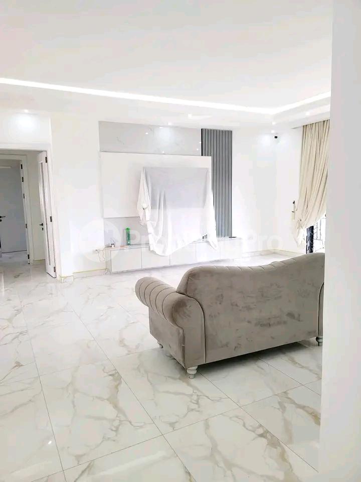 5 bedroom Apartment for sale Kitende entebbe road  Kampala Central Kampala Central - 4