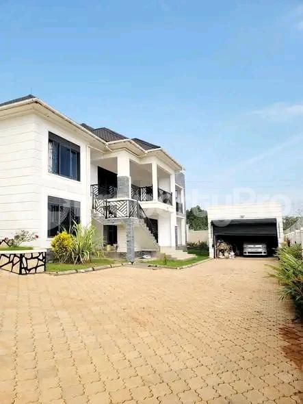 5 bedroom Apartment for sale Kitende entebbe road  Kampala Central Kampala Central - 2