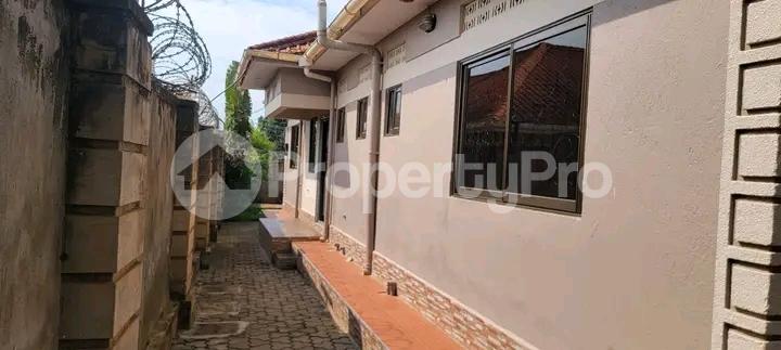 5 bedroom Bungalow Apartment for sale Najjera buwate  Kampala Central - 1