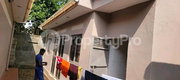 5 bedroom Bungalow Apartment for sale Najjera buwate  Kampala Central - 0