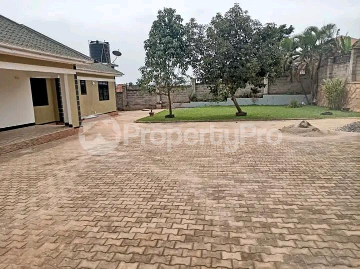 3 bedroom Bungalow Apartment for sale Najjera buwaate  Kampala Central Kampala Central - 0