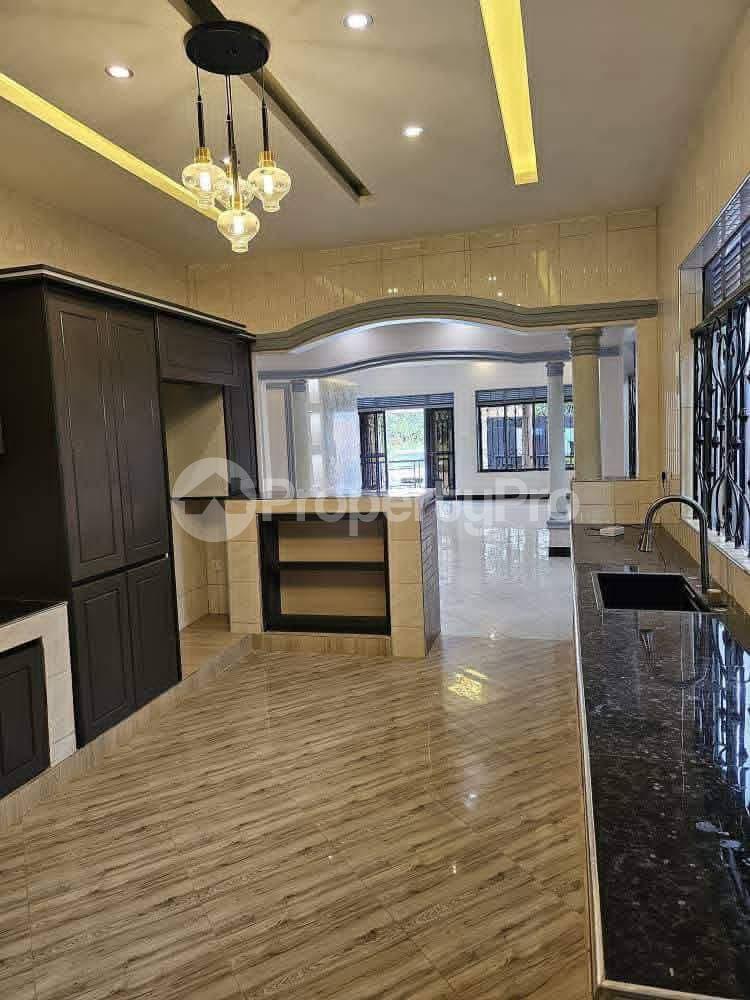 4 bedroom Villa for sale Kasangati kiti Kira Wakiso Central - 2