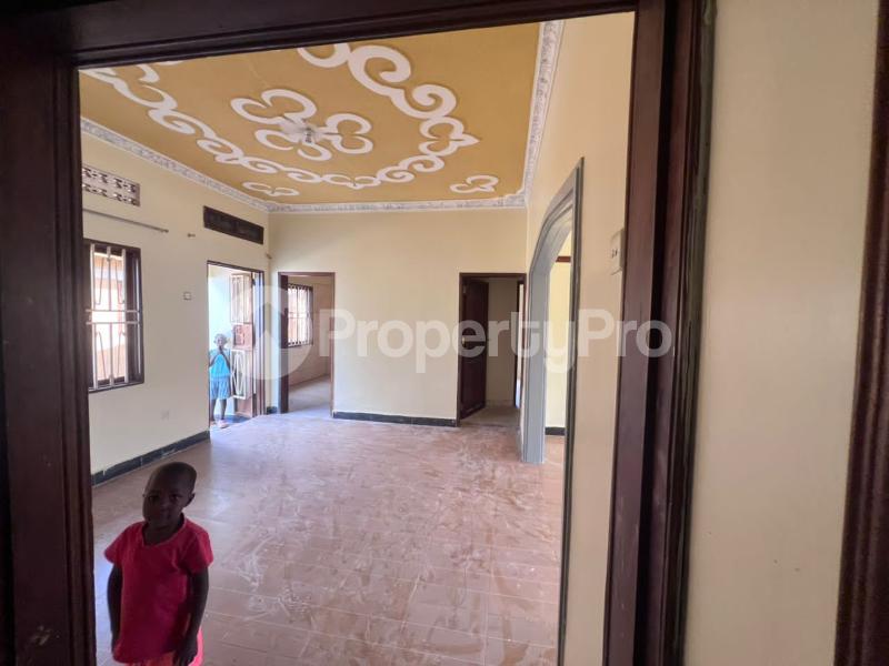 3 bedroom Villa for sale Seeta namugongo road  Goma Mukono Central - 6