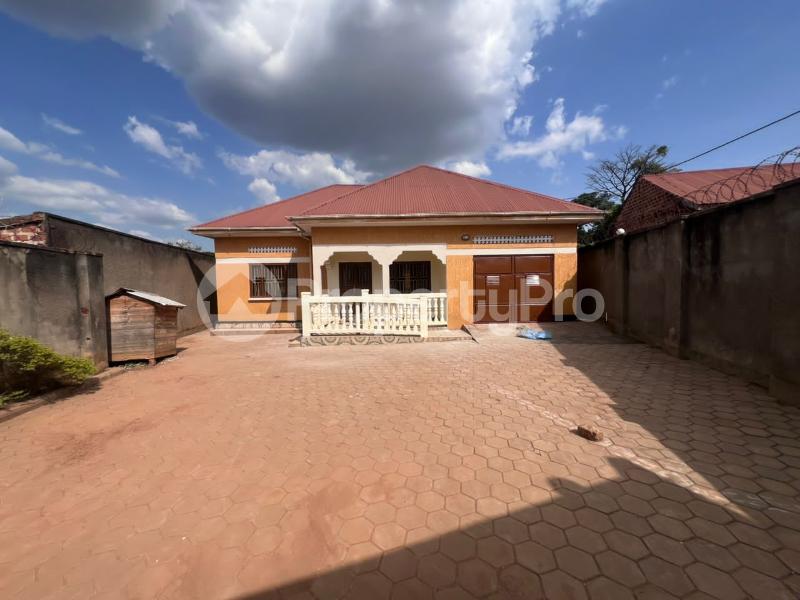 3 bedroom Villa for sale Seeta namugongo road  Goma Mukono Central - 4