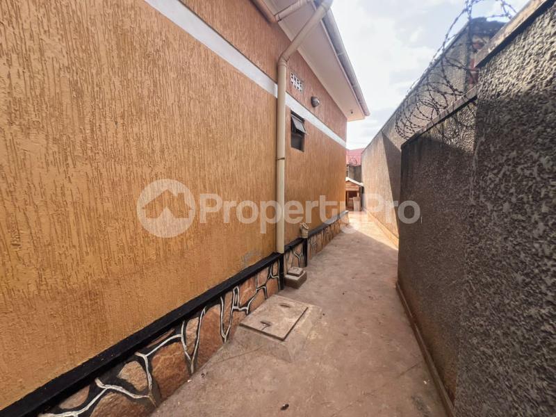 3 bedroom Villa for sale Seeta namugongo road  Goma Mukono Central - 10