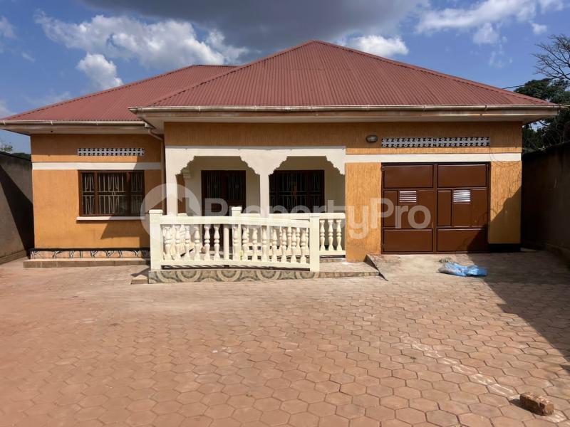3 bedroom Villa for sale Seeta namugongo road  Goma Mukono Central - 1