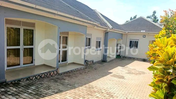 1 bedroom mini flat  Bungalow Apartment for sale Bweyogerere road  Kampala Central Kampala Central